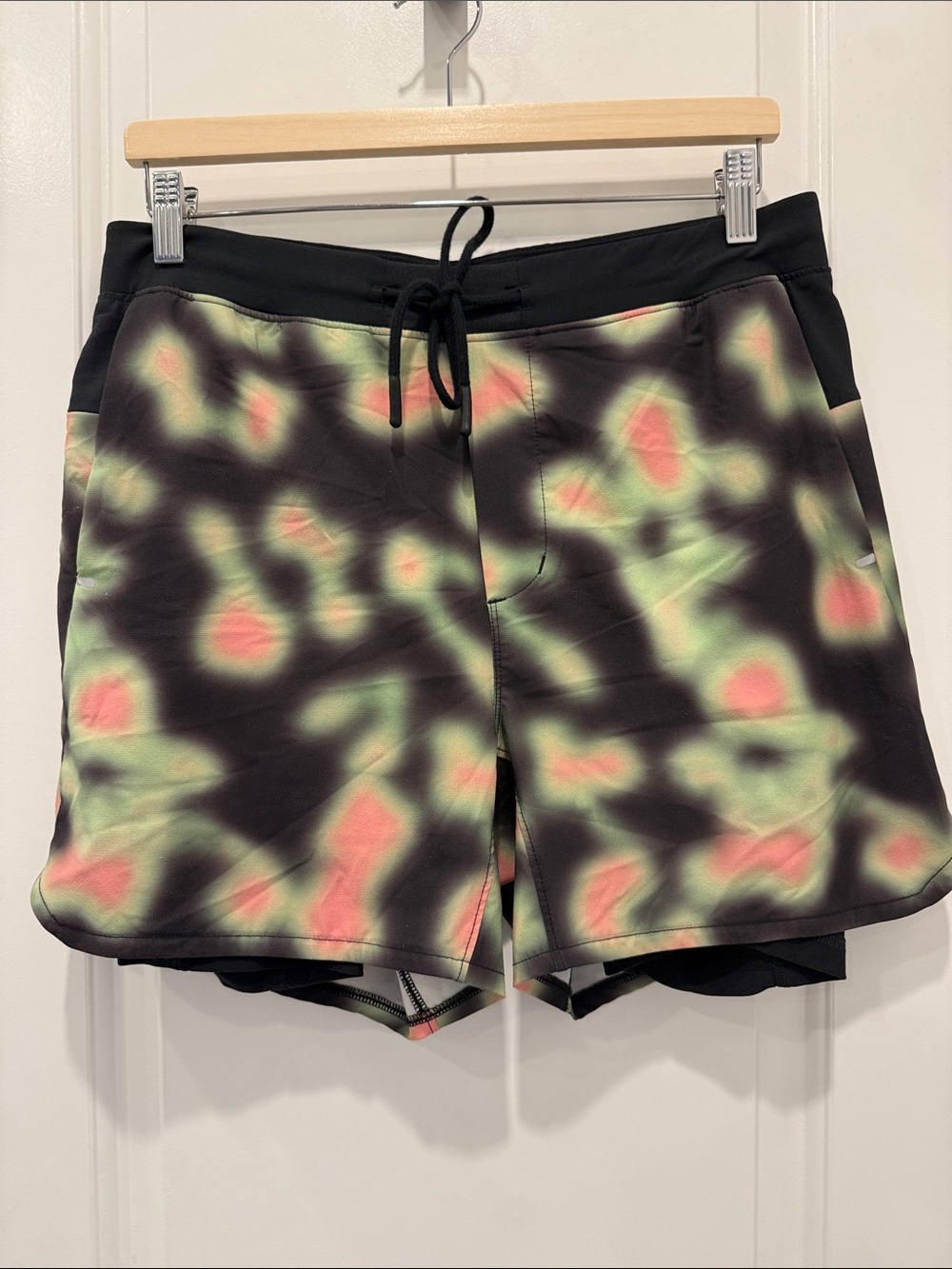 Stance Men's Shorts in Black with Coral & Mint Pattern